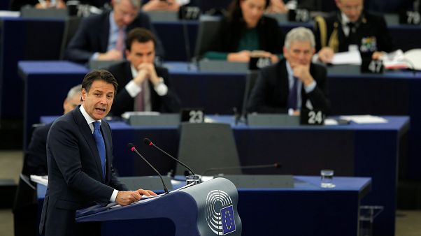 Il video in cui Verhofstadt dà del burattino a Conte e la replica del premier Il video in cui Verhofstadt dà del burattino a Conte e la replica del premier