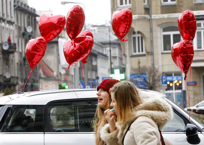 Polonya'nın başkenti Varşova'da Sevgililer Günü kutlaması
