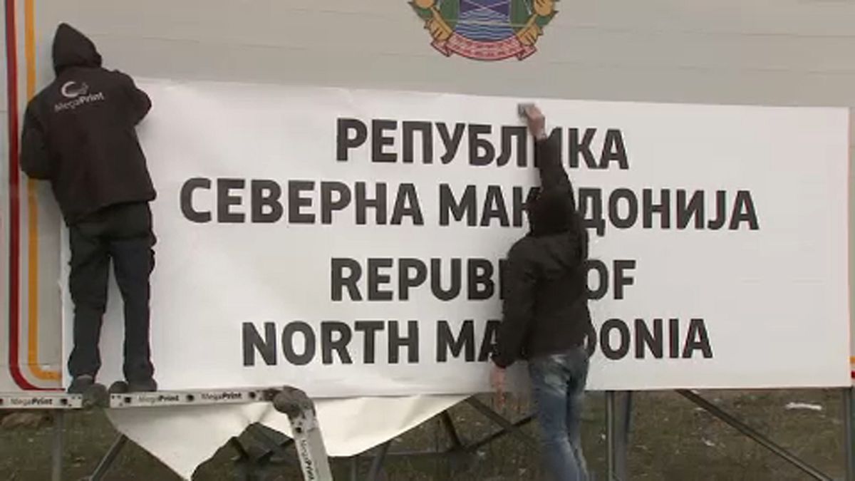 Észak-Macedónia: országszerte cserélik a feliratokat
