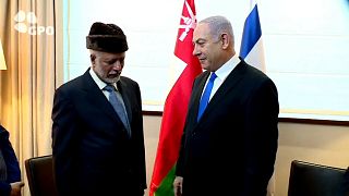 رئيس الوزراء الإسرائيلي نتنياهو مع وزير خارجية سلطنة عمان