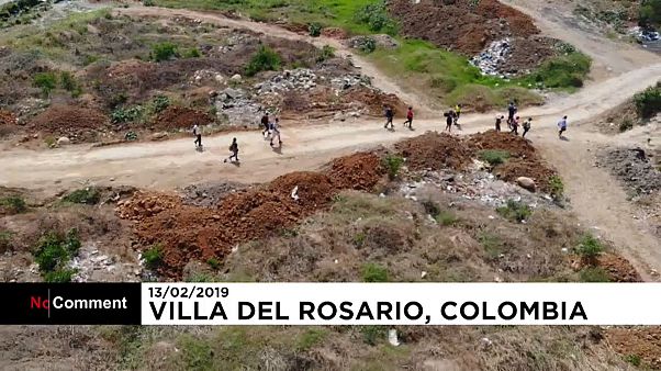 Ces Vénézuéliens se rendent en Colombie Ces Vénézuéliens se rendent en Colombie