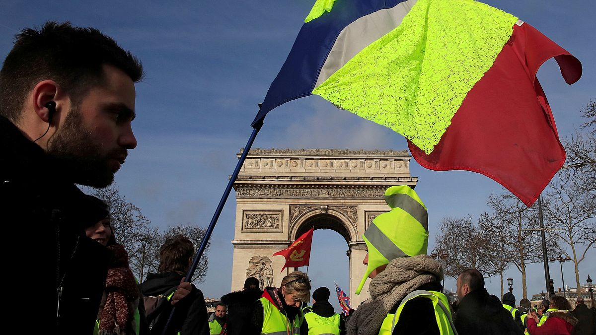 Δημοσκόπηση: Το 56% των Γάλλων κατά των κινητοποιήσεων των Κίτρινων Γιλέκων
