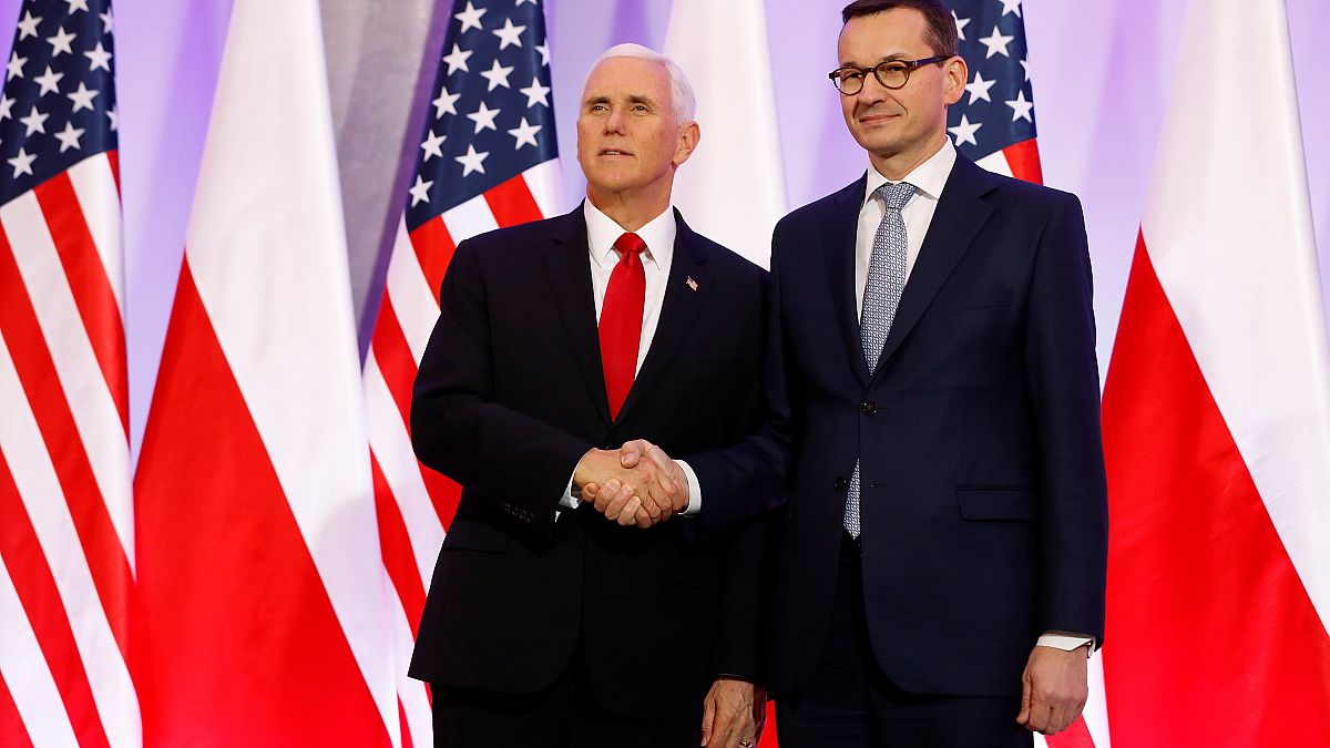 Ο αντιπρόεδρος των ΗΠΑ Πενς με τον πρωθυπουργό της Πολωνίας Μοραβιέτσκι