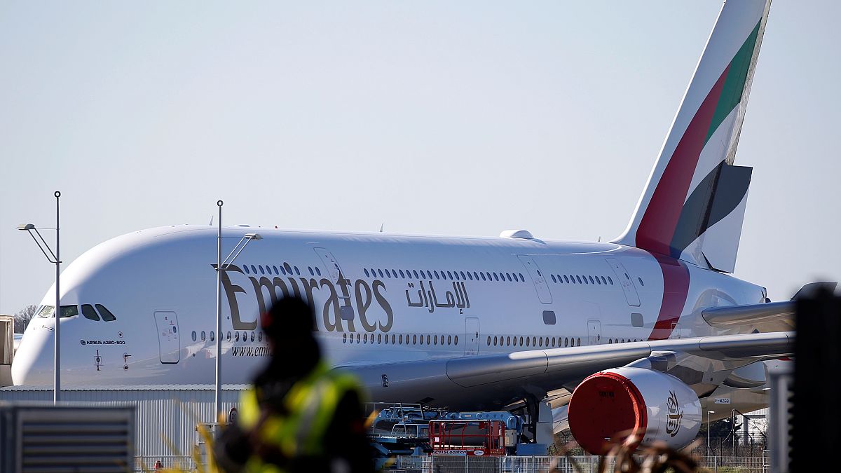متحدث باسم مطار دبي يؤكد تأجيل رحلات للاشتباه في نشاط طائرات مسيرة