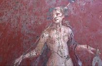 Video | İtalya'nın antik kenti Pompeii'de Narkissos freski bulundu