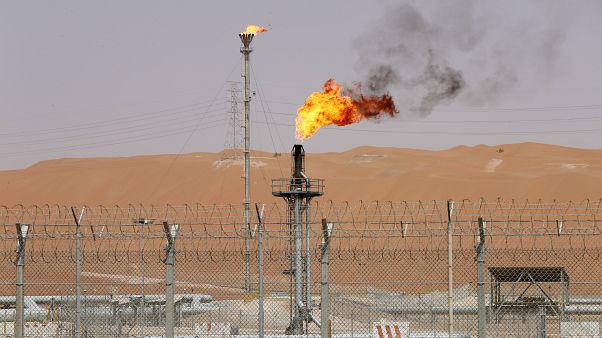 أرامكو تعلن عن الإغلاق الجزئي لحقل السفانية بسبب عطل كهربائي أرامكو تعلن عن الإغلاق الجزئي لحقل السفانية بسبب عطل كهربائي