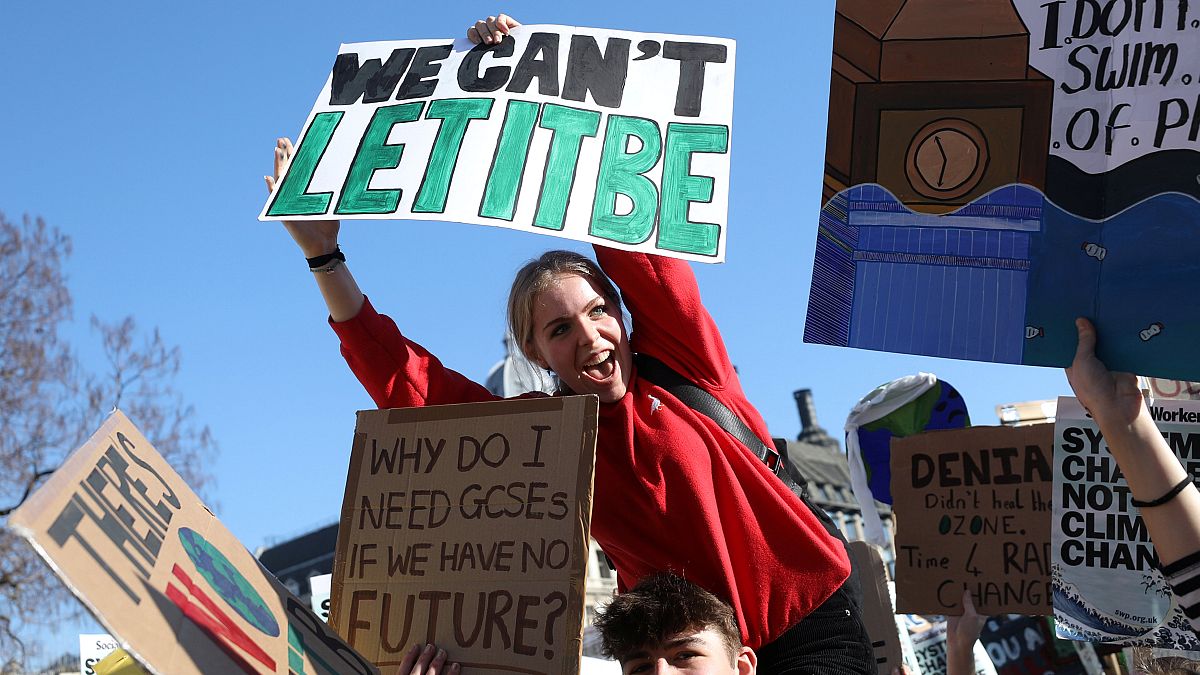 Student climate protesters gather in London 