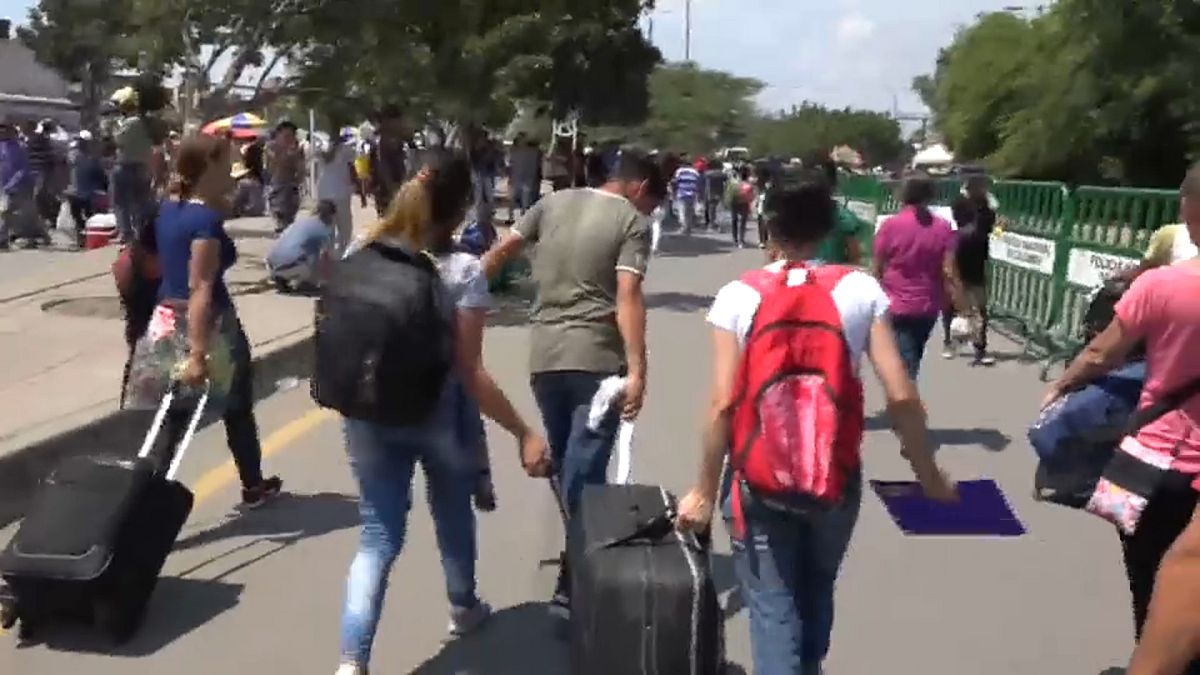 Menekülő venezuelaiak között