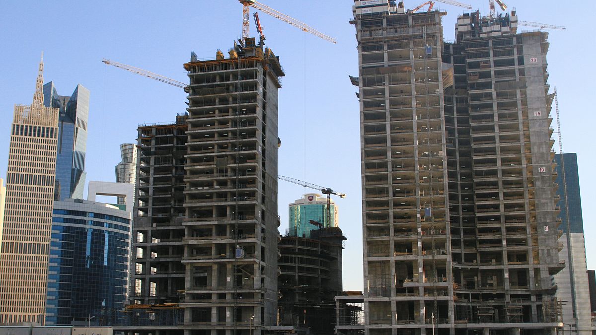 أبراج تحت الانشاء في العاصمة القطرية الدوحة 