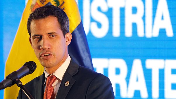 Mike Pence: AB Juan Guaido'yu Venezuela'nın meşru lideri olarak tanımalı Mike Pence: AB Juan Guaido'yu Venezuela'nın meşru lideri olarak tanımalı