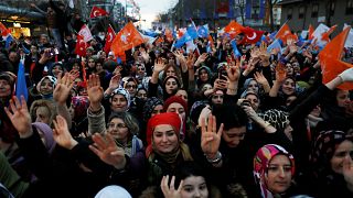 90.000 Geisterwähler und viele Geschenke vor Kommunalwahl in Türkei