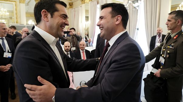 Αλέξης Τσίπρας και Ζόραν Ζάεφ έλαβαν το βραβείο Ewald von Kleist Αλέξης Τσίπρας και Ζόραν Ζάεφ έλαβαν το βραβείο Ewald von Kleist