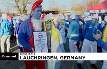 Мировой рекорд по переодеванию в смурфиков