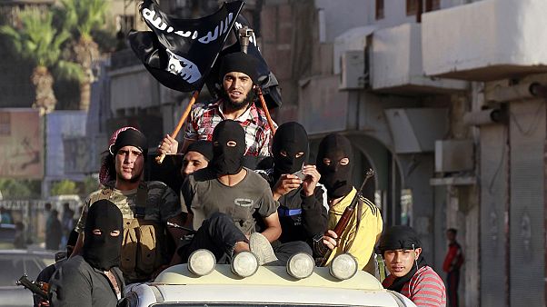 هيومن رايتس ووتش تحذر من نقل معتقلي تنظيم الدولة الإسلامية من سوريا إلى العراق هيومن رايتس ووتش تحذر من نقل معتقلي تنظيم الدولة الإسلامية من سوريا إلى العراق