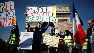 Γαλλία: Στους δρόμους και πάλι τα «Κίτρινα Γιλέκα»
