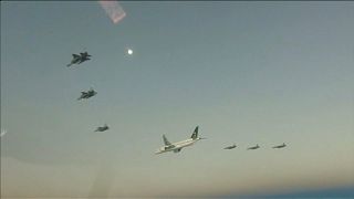 طائرات حربية تابعة للقوات الجوية الباكستانية مرافقة طائرة ولي العهد السعودي