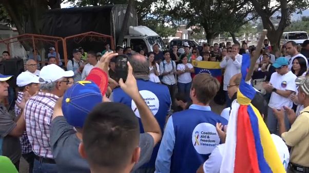 Βενεζουέλα: Aγωνία για να φτάσει η ανθρωπιστική βοήθεια Βενεζουέλα: Aγωνία για να φτάσει η ανθρωπιστική βοήθεια