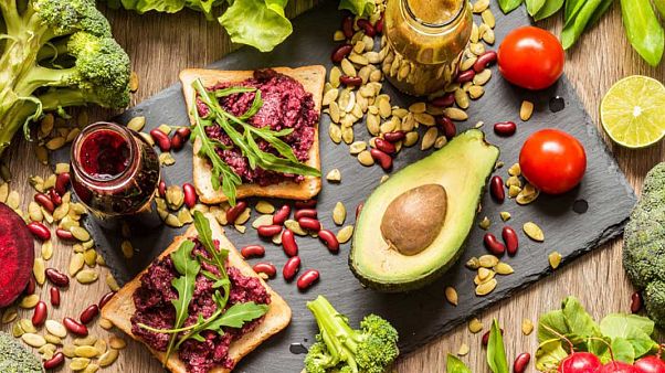 İngiltere'de vegan sayısı 3,5 milyona yükseldi: Nüfusun yüzde 7'si artık hayvansal ürün tüketmiyor İngiltere'de vegan sayısı 3,5 milyona yükseldi: Nüfusun yüzde 7'si artık hayvansal ürün tüketmiyor
