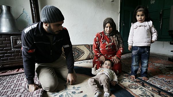 Soylu açıkladı: Türkiye'de yaşayan Suriyeli sayısı 3 milyon 644 bin 342 Soylu açıkladı: Türkiye'de yaşayan Suriyeli sayısı 3 milyon 644 bin 342