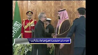 Arabia Saudí firma siete acuerdos millonarios con Pakistán