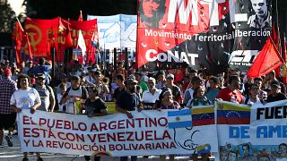 "Янки, отправляйтесь домой": акция в поддержку Мадуро в Буэнос-Айресе