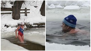 شاهد: مواطنون روس يسبحون في درجات حرارة متدنية 