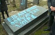Profanan más de 80 tumbas judías en un cementerio del noreste de Francia