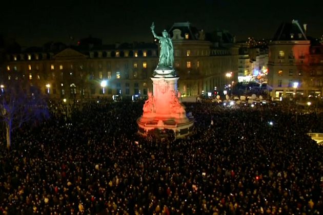 Francia: una marcia notturna per combattere l'antisemitismo