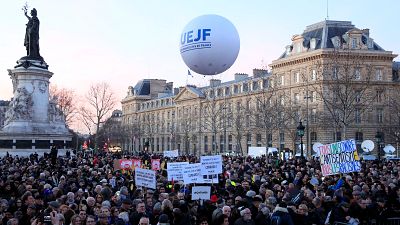 Fransa'da Yahudi düşmanlığına protesto 
