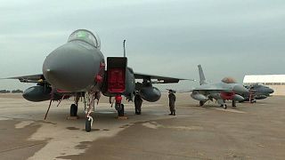 Eurodeputados invadem base militar aérea na Bélgica