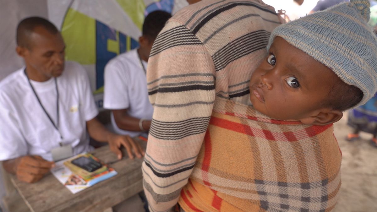 Υποσιτισμένα παιδιά στη νότια Μαδαγασκάρη 