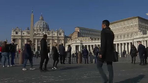 Víctimas de abusos se reúnen con representantes de la Iglesia católica Víctimas de abusos se reúnen con representantes de la Iglesia católica