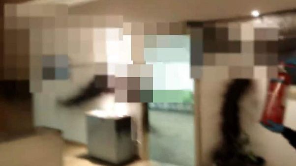 Εισβολή «Ρουβίκωνα» στην πρεσβεία της Βραζιλίας στην Αθήνα Εισβολή «Ρουβίκωνα» στην πρεσβεία της Βραζιλίας στην Αθήνα