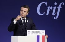 Macron promet des "actes" à la communauté juive