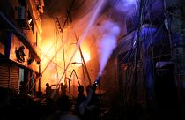 Al menos 70 fallecidos en un incendio en Bangladés
