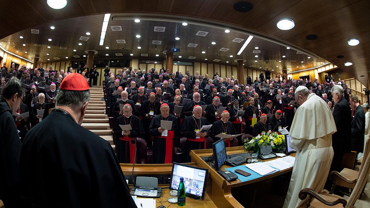 Abusi nella Chiesa: il clero cattolico fa "mea culpa" al sinodo di Roma