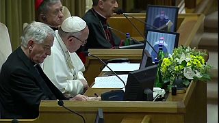 El Vaticano llama al orden a sus cardenales por los abusos