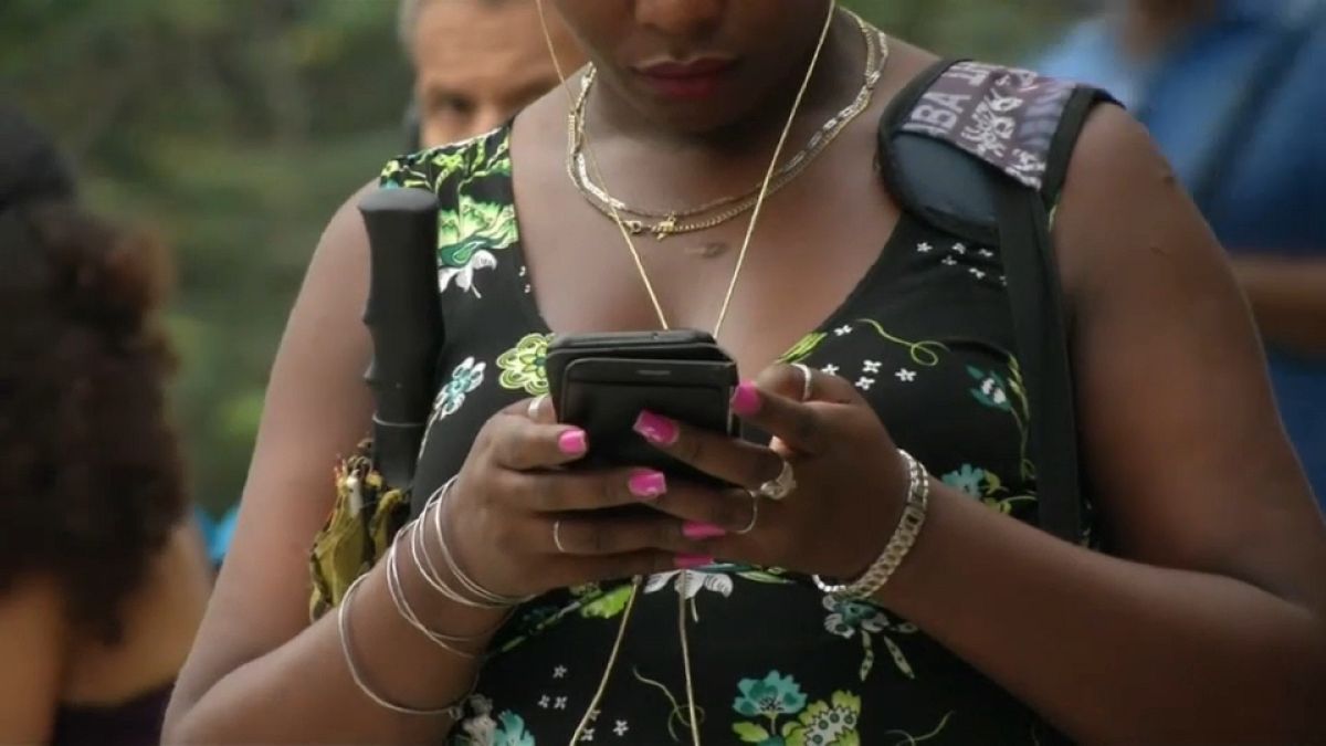 La nueva revolución cubana se hace a golpe de 3G