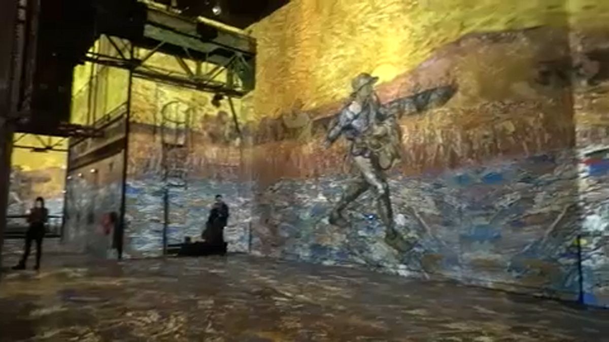 فيديو: محاكاة بصرية للوحات فان كوخ في معرضٍ فني بباريس