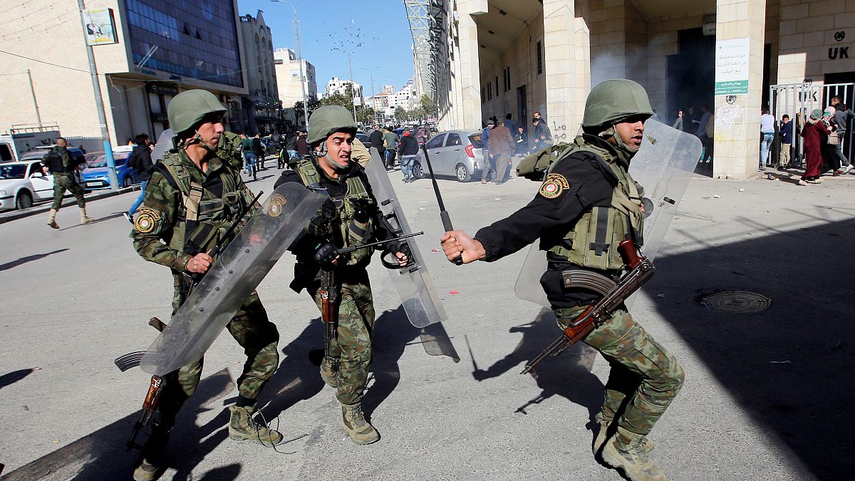 القدس: نادي الأسير الفلسطيني يقول إن إسرائيل إعتقلت 40 شخصاً 