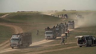 Suriye’de IŞİD’in son kalesi Baghuz’dan sivillerin kamyonlarla tahliyesi sürüyor