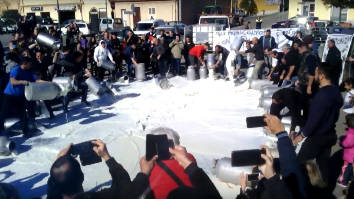 Σαρδηνία: Η «επανάσταση» των κτηνοτρόφων για το γάλα