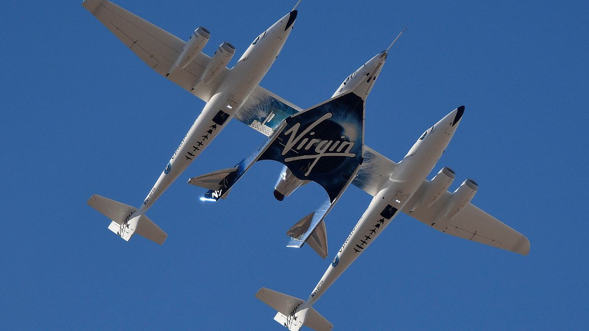 Virgin Galactic uzay turizmine bir adım daha yaklaştı: 15 dakikalık test uçuşu başarıyla tamamlandı