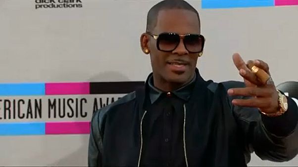 Vádemelés R. Kelly ellen szexuális zaklatás miatt Vádemelés R. Kelly ellen szexuális zaklatás miatt