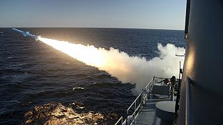 آزمایش دو موشک کروز در دریای عمان؛ شمخانی: بستن تنگه هرمز قطعی نیست
