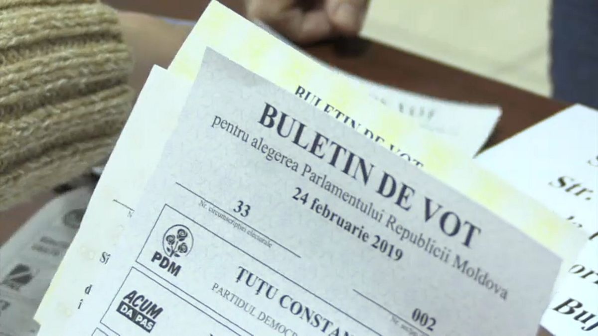 Граждане Республики Молдова голосуют на парламентских выборах