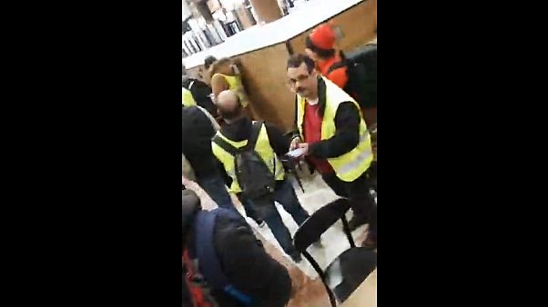 Gilets Jaunes Take Over Starbucks Coffee On Paris Champs