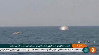 Irán anuncia el lanzamiento de un misil crucero desde un submarino