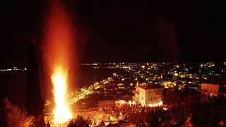 Τo έθιμο "Μπουμπούνες" αναβιώνει κάθε χρόνο στην Καστοριά