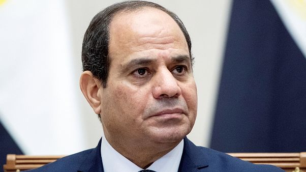 السيسي يقول إن عقوبة الإعدام وسيلة لأخذ حقوق الضحايا بالقانون وجزء من ثقافة وقيم المنطقة السيسي يقول إن عقوبة الإعدام وسيلة لأخذ حقوق الضحايا بالقانون وجزء من ثقافة وقيم المنطقة